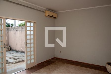 Sala de casa à venda com 2 quartos, 130m² em Jardim Nova Europa, Campinas