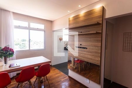 Sala de apartamento à venda com 2 quartos, 90m² em Cachoeirinha, Belo Horizonte