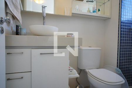 Banheiro  da Suíte de apartamento para alugar com 2 quartos, 73m² em Jardim Itu Sabará, Porto Alegre