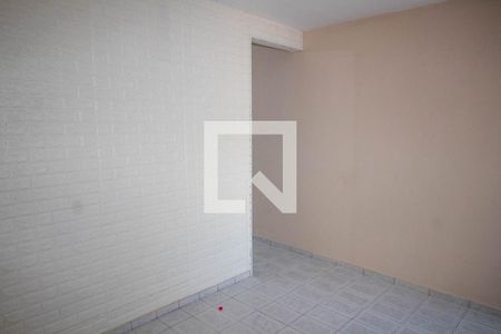 Sala de casa para alugar com 1 quarto, 40m² em Ramos, Rio de Janeiro