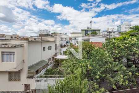 Sala de apartamento para alugar com 3 quartos, 90m² em Alto Barroca, Belo Horizonte