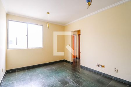 Sala de apartamento à venda com 3 quartos, 65m² em Heliópolis, Belo Horizonte