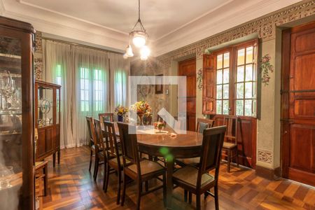 Sala de casa à venda com 7 quartos, 330m² em Funcionários, Belo Horizonte