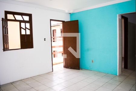 Sala com varanda  de apartamento para alugar com 2 quartos, 40m² em Itapuã, Salvador