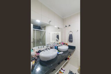 Banheiro da Suite de apartamento à venda com 4 quartos, 157m² em Vila Santa Teresa, Santo André