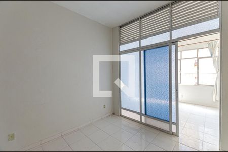 Sala de kitnet/studio à venda com 1 quarto, 40m² em Centro, Niterói