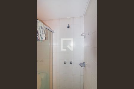 Banheiro de kitnet/studio para alugar com 1 quarto, 30m² em Centro, Curitiba