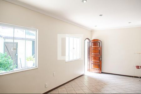 sala de casa para alugar com 6 quartos, 500m² em Pechincha, Rio de Janeiro