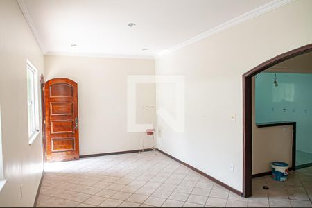 sala de casa para alugar com 6 quartos, 500m² em Pechincha, Rio de Janeiro