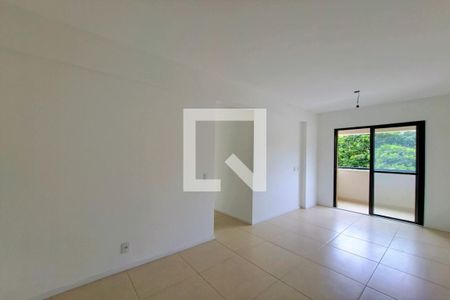 Sala de apartamento para alugar com 3 quartos, 66m² em Del Castilho, Rio de Janeiro