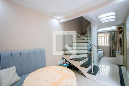 Sala de casa de condomínio à venda com 3 quartos, 74m² em Vila Eldizia, Santo André