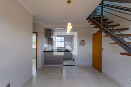 Sala de apartamento à venda com 2 quartos, 134m² em Heliópolis, Belo Horizonte