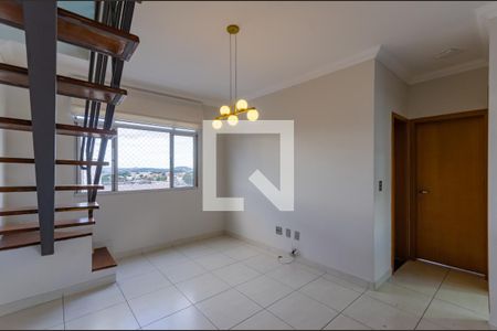 Sala de apartamento à venda com 2 quartos, 134m² em Heliópolis, Belo Horizonte