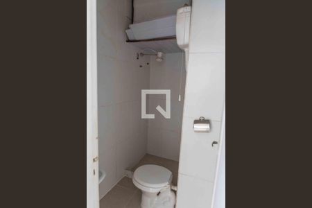 Banheiro de kitnet/studio para alugar com 1 quarto, 20m² em Centro, Niterói