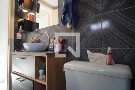 Banheiro da Suíte de apartamento para alugar com 2 quartos, 82m² em Jardim Itu, Porto Alegre