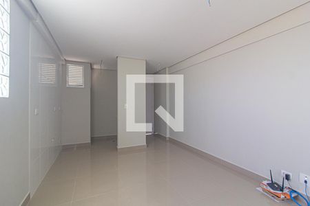 Sala de kitnet/studio para alugar com 1 quarto, 38m² em Centro, Curitiba