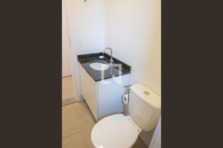 Banheiro de kitnet/studio para alugar com 1 quarto, 25m² em Perdizes, São Paulo