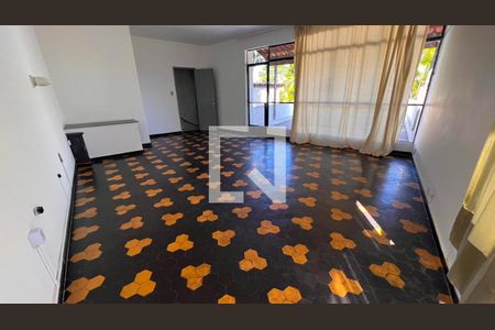 Sala de casa à venda com 5 quartos, 587m² em São Luiz, Belo Horizonte