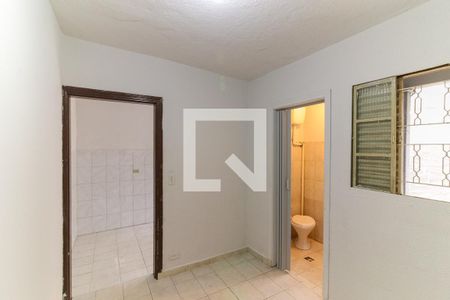 Sala/Quarto de casa para alugar com 1 quarto, 20m² em Jardim Miriam, São Paulo