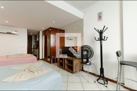 Sala/Quarto de apartamento para alugar com 1 quarto, 34m² em Vitória, Salvador