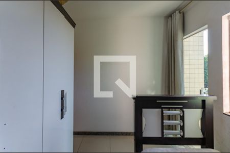 Quarto 1 de apartamento à venda com 3 quartos, 101m² em Heliópolis, Belo Horizonte