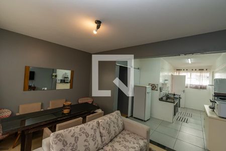 Sala de Estar/Jantar  de apartamento para alugar com 2 quartos, 82m² em Cambuí, Campinas