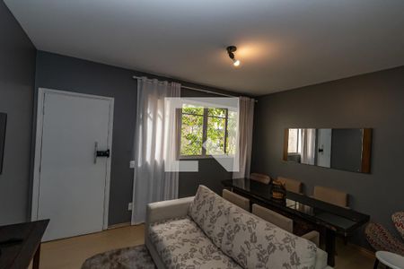 Sala de Estar/Jantar  de apartamento para alugar com 2 quartos, 82m² em Cambuí, Campinas