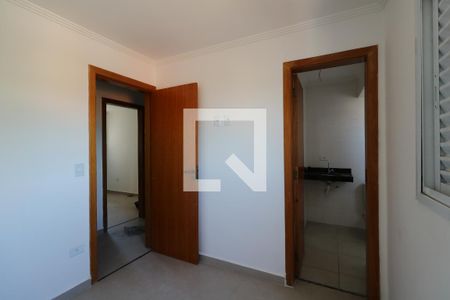 Suíte de casa de condomínio à venda com 2 quartos, 143m² em Vila Curuçá, Santo André