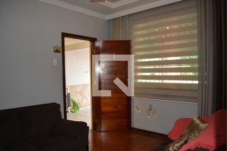 Sala 1 de casa para alugar com 4 quartos, 240m² em Floresta, Belo Horizonte