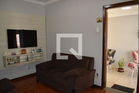 Sala 1 de casa para alugar com 4 quartos, 240m² em Floresta, Belo Horizonte