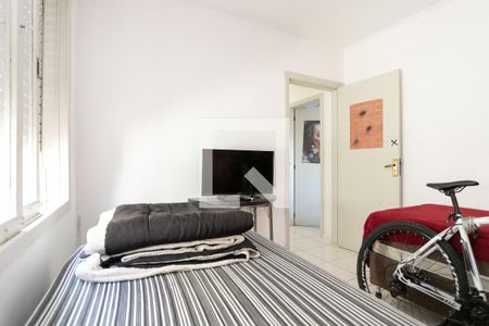 Quarto 2 de apartamento para alugar com 2 quartos, 75m² em Vila Ipiranga, Porto Alegre