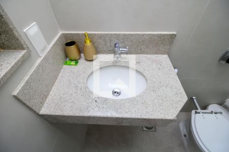 Banheiro de kitnet/studio para alugar com 1 quarto, 30m² em Centro, Rio de Janeiro