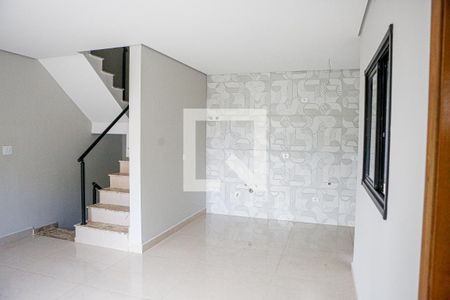 Sala de casa de condomínio para alugar com 2 quartos, 100m² em Vila Pinheirinho, Santo André