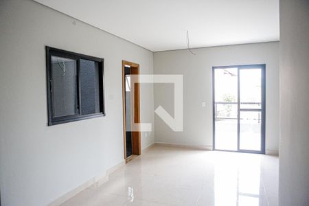 Sala de casa de condomínio para alugar com 2 quartos, 100m² em Vila Pinheirinho, Santo André