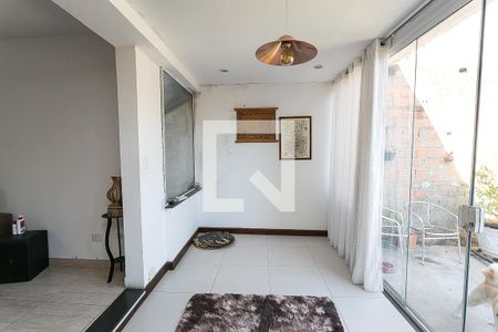 Sala  de casa para alugar com 3 quartos, 156m² em Parque Pinheiros, Taboão da Serra