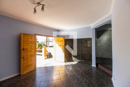 Sala de TV de casa à venda com 3 quartos, 251m² em Nova Aldeinha, Barueri