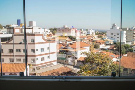 Vista da Sala de apartamento à venda com 2 quartos, 54m² em Alvorada, Contagem