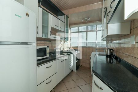 Cozinha de apartamento para alugar com 1 quarto, 43m² em Vila Ipiranga, Porto Alegre