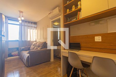 Sala de kitnet/studio para alugar com 1 quarto, 32m² em Centro, Curitiba