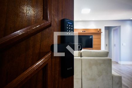 Fechadura eletrônica de apartamento para alugar com 2 quartos, 72m² em Jardim Maria Rosa, Taboão da Serra