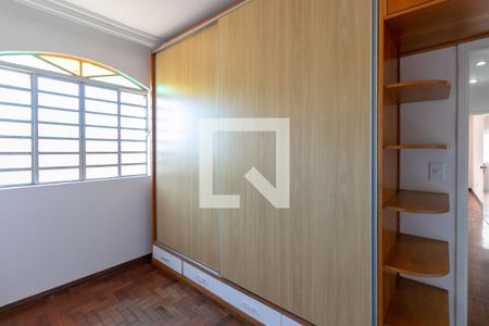 Quarto 1 de casa à venda com 4 quartos, 230m² em Alto dos Pinheiros, Belo Horizonte