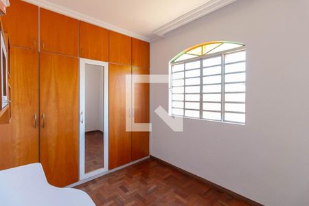 Quarto 2 de casa à venda com 4 quartos, 230m² em Alto dos Pinheiros, Belo Horizonte