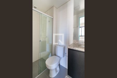 Banheiro de kitnet/studio para alugar com 1 quarto, 30m² em Batel, Curitiba