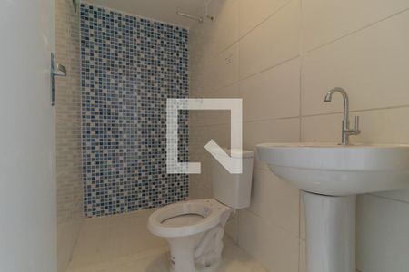 Banheiro de kitnet/studio para alugar com 1 quarto, 35m² em Jardim Wanda, Taboão da Serra