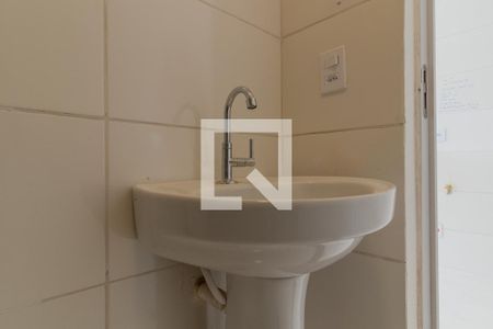 Banheiro de kitnet/studio para alugar com 1 quarto, 35m² em Jardim Wanda, Taboão da Serra