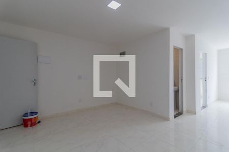 Sala de kitnet/studio para alugar com 1 quarto, 35m² em Jardim Wanda, Taboão da Serra