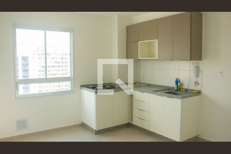 Sala e cozinha de apartamento para alugar com 2 quartos, 35m² em Sé, São Paulo