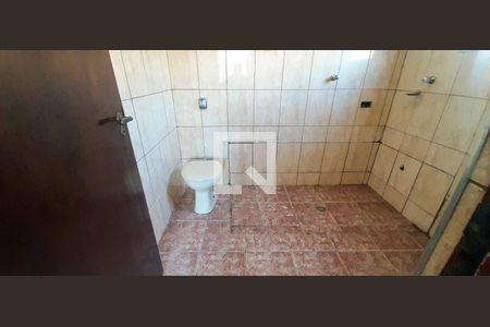 Banheiro da Suíte de casa para alugar com 3 quartos, 170m² em Km 18, Osasco