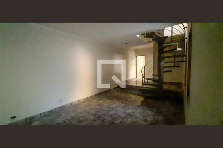 Sala de casa para alugar com 3 quartos, 170m² em Km 18, Osasco