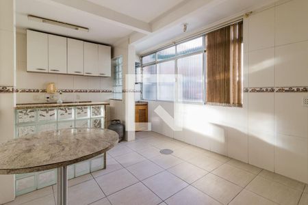 Cozinha de apartamento para alugar com 3 quartos, 97m² em Petrópolis, Porto Alegre